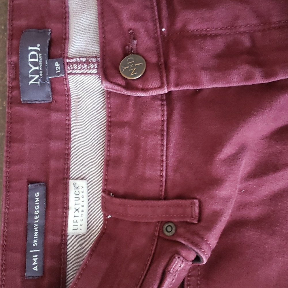 NYDJ JEANS WOMENS SIZE 12P.  AMI SKINNY LEG.